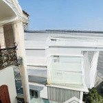 Siêu phẩm villa 200m bến du thuyền nội thất gỗ quý giá chỉ 17,2 tỷ!