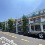 Bán nhà 3 tầng gói 8 the capella mỹ gia đường 18m căn sạch 2 mặt tiền vip chỉ 6tỷ150 lh: 0906713124