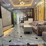 Nhà đẹp ở luôn trường chinh, đống đa 34m, 5 tầng, mt 3.6m, giá 7.6 tỷ.