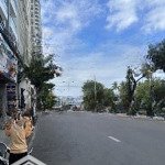 Cần bán gấp khách sạn chuẩn 3 sao mặt tiền trần phú, lộc thọ, trung tâm tp nha trang