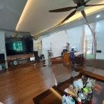 Bán nhà văn cao ba đình thông sang hoàng hoa thám dt siêu rộng sát phố oto 7 chỗ vào nhà -thang may