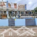 [ nhà 3 tầng mặt tiền mặt tiền ngô đến _ ngang 10m ] ** cách 2/4 : 150m ** giá : 70tr / m