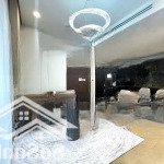 Cho thuê căn góc 3 phòng ngủ view sông có sẵn nội thất giá 43 triệu/tháng - 0939220323