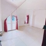 Cho thuê nhà mặt tiền điện biên phủ . ngay ngã tư sầm uất