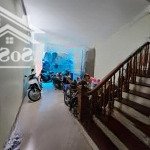 Nhà lô góc , 3 mặt thoáng , ôtô đỗ cổng, 5m ôtô tránh, ô chờ thang máy