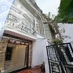Bán nhà phố trạm long biên 80m2 xây 4 tầng đặc biết có sân rất rộng ngõ rộng chỉ 1 ngoặt cạnh aeon