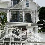 Bán bt vinhomes 270m2 hoàn thiện đẹp, đường rộng thông thoáng, mặt công viên, sông rộng, giá 75 tỷ