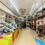Em bán căn nhà đối diện chợ văn la trục kinh doanh đỉnh. đường và vỉa hè cực rộng
