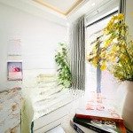 Căn hộ dịch vụ cho thuê - siêu xinh mới xây 100% có ban công lớn, full nội thất