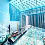 Chủ cần bán cực gấp - xe hơi vào nhà - 2 lầu - ngay ubnd quận