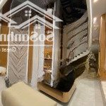Bán nhà vĩnh phúc, 6 tầng thang máy, mặt tiền quyền lực, 50m2, giá chào chỉ 7.89 tỷ