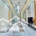 Siêu phẩm nhà 60m2 ngay trần quang diệu, quận 3 giá 3tỷ250. gần ngã tư lê văn sỹ. hẻm xe hơi 6m