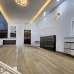 Nhà đẹp la thành ba đình 32/40m2, 5 tầng, ngõ nông rộng, thoáng, trên 8 tỷ