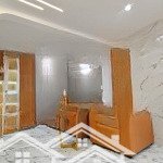 Hóthót (nhanh tay) nhà đẹp (5,5x8) 38m2 2 tầng, lung linh 3pn sân để xe 4m cực hời
nhỉnh 4 tỷ tl