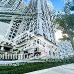 Căn góc fpt plaza2 tầng 2x ban công hướng nam và đông full nội thất