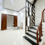 Nhà ngõ 143 nguyễn chính, mới ô tô đỗ cổng, 30mx5t, 6.94 tỷ.