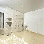 Bán nhà trần thái tông cầu giấy 30m 5 tầng 6 m mặt tiền giá 7.65 tỷ