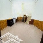Hoàng quốc việt - gần phố - lô góc - dân xây - mặt tiền rộng - nhà đẹp ở luôn - 40m - 4t -7.8 tỷ