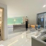 Ch 1 phòng ngủ (50m2) ban công-máy giặt riêng , thang máy ngay lê văn sỹ quận 3
