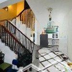 Bán gấp nhà này ở lạc long quân 52m2, giá thương lượng sâu.