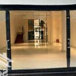 Siêu biệt thự khu trung hoà -135m-6 tầng thang máy -2 thoáng trước sau - sát mặt phố - giá đầu tư