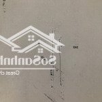 Mặt tiền quốc lộ 50, đối diện cây xăng, khu vực đông đúc, thuận tiện giao thông.