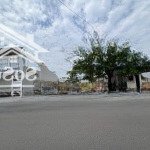 Cần bán lô góc thuê 100tr/tháng 400m2 mặt tiền tôn đức thắng - tp phan thiết.