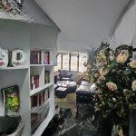 Tòa nhà mặt phố vọng, kinh doanh, gần bệnh viện, trường đại học lớn 140m giá 32,8 tỷ lh 0977059410.