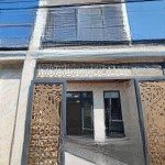 Nhà 2 lầu đường thông gần bệnh viện dĩ an giá 3 tỷ 930 triệu