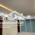 Bán căn hộ chung cư chính chủ full đồ, hầm xe dt 67 m2, 01 phòng khách rộng, 2pn, 1wc, giá 4,5 tỷ