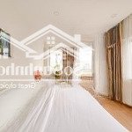 Cho thuê studio ban công 30m2 mới hoàn thiện nhiều cửa sổ tại quận 3, bờ kè