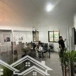 Văn phòng cho thuê tại quan nhân với dt 140m2 phù hợp cho nhiều loại mô hình văn phòng, giá rẻ
