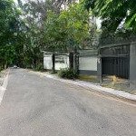 Bán biệt thự d3 vườn đào - mặt võ chí công, view vườn hoa, 2 mặt tiền - 252m2 xây 6 tầng - 150 tỷ