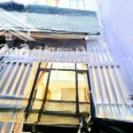 Tôi cần bán nhà 3 tầng, 3 pn, 3 wc, diện tích 4,5x12 = 53m2, giá chỉ 4 tỷ