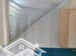 Còn phòng 110 trần duy hưng (thông với 43 trung kính) thang máy và bộ