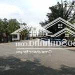 Mt trục chính. cụm phố kinh doanh. ngay cổng bảo vệ. dt: 180m2, giá 42 tr/m2. lh: 0902.746,319