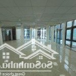 Cho thuê văn phòng mặt phố giải phóng dt50m giá 10tr . lh 0965383653