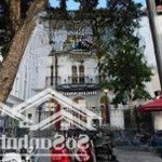 Chuyển nhượng bt embassy garden mặt đường đôi nguyễn văn huyên 226.4m2 giá tt. 0977434515