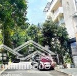 Bán 2 lô đất cạnh nhau tại khu đấu giá việt hưng 84m mt: 5m, giá: 20,7 tỷ/ 1 lô