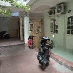 Bán nhà phố quan nhân, dt 180m2x 5 tầng x mt 11m, 25 phòng trọ, ngõ rộng, cách phố 50m, giá 21 tỷ