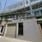 Tòa nhà mt cửu long, p2. ngay sân bay. dt: 8x20m. 1 hầm 6 lầu. pccc, sàn suốt. giá 80tr/tháng.