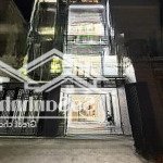 Nhà có thang máy, bên trường cấp 2, đường thông nguyễn ảnh thủ, dt:4,2x20m, lửng, 4lầu, 5pn, 6vs