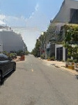Nhà trệt- 2 lầu kdc phú hồng thịnh 9. tp. dĩ an. dt: 60m2. đường 12m. giá: 4.1 tỷ tl