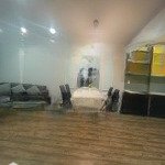 Gia đình cần bán ch tản đà court 100m2(3pn, 2wc, có sh, tầng cao, căn góc, view nam).giá: 5.5 tỷ tl
