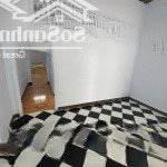 Cần cho thuê nhà ở+ mặt bằng kb, 3 phòng trọ sau. 5phòng, 5wc giá 10tr