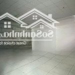 Cho thuê nhà mặt phố duy tân, 60 triệu, 60m2*3 tầng, mặt tiền 5.5m, kinh doanh mọi mô hình