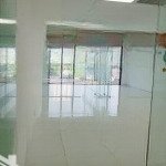 Cho thuê văn phòng view kính siêu đẹp 100m2 giá 14.5 triệu mặt đường giải phóng - hoàng mai