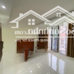 Hiếm, lô góc, gần hồ, ô tô đỗ cửa: 42m2*6 tầng, mặt tiền 5.5m, full nội thất