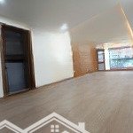 Nhà đẹp 5 tầng có sẵn thang máy mặt tiền đường nguyễn hữu thọ gần phan đăng lưu cần bán gấp