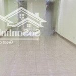 Cho thuê văn phòng giá rẻ tại đường tố hữu, 8,9 triệu, 85m2, có thang máy